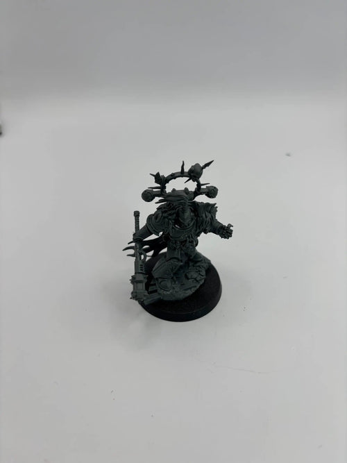 40K Chaos Space Marines Red Corsairs Reave Captain Unpainted, Unprimed Model by Battlebrush Games