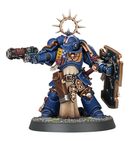 Space Marines Lieutenant with Storm Shield by Games Workshop